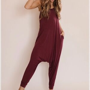 Momper Romper Momper Romper in Burgandy with pockets and tapered hems Size Small